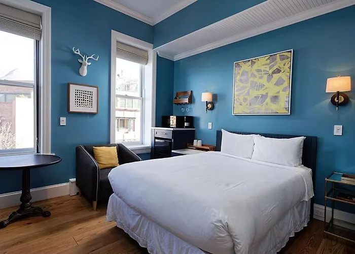 Independence Square 205, Stylish Hotel Room With Ac, Great Location In Aspen
