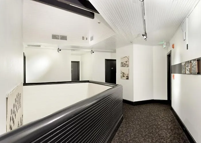 Independence Square 310, Chic, Remodeled Studio W/ Great Location In Aspen, A/C, & Kitchenette