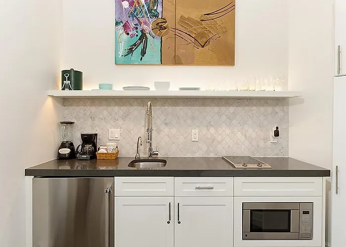 Independence Square 310, Chic, Remodeled Studio W/ Great Location In Aspen, A/C, & Kitchenette